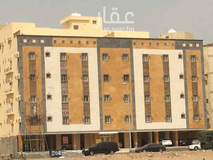 1700844 شقة أربع غرف وصالة وثلاث دورات مياه. مدخلين. موقع مميز في الجزء الجنوبي الغربي من الحي. شبكة المياه وخدمة الفايبر متوفره.
