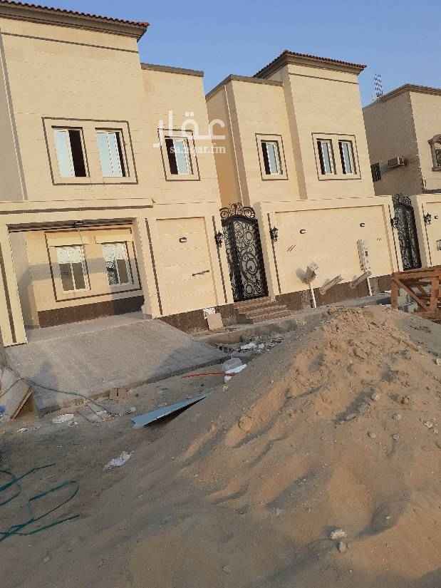 1760196 دبلكس شبه منفصل مساحته ٢٥٠ متر يتكون من دورين وملحق بالحي السابع الثالث عشر
سعره ٨٥٠ قابل للتفاوض