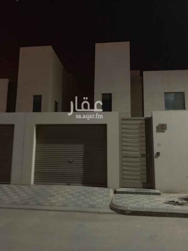1575621 ١-في حال الرغبة بدفع مقدم لسنتين او اكثر سيكون هنالك خصم مرضي.
٢-تم اعادة زراعة المسطحات الخضراء وتشجير الممر الجانبي