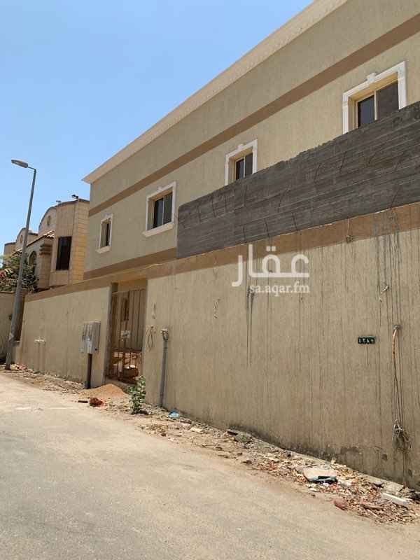 1745767 فله من الامام دورين وملحق ومن الخلف 3 شقق من 4 غرف و3 دورات مياه وصاله كل شقة مدخلين ومكان للمصعد مأثث لشقق والفله الفله مكتملة والشقق 1 بقى فيها اشياء بسيطة لتكتمل والمشتري يشوفها واوراقها موجودة جميعها ويوجد تفاوض في السعر وبالتوفيق