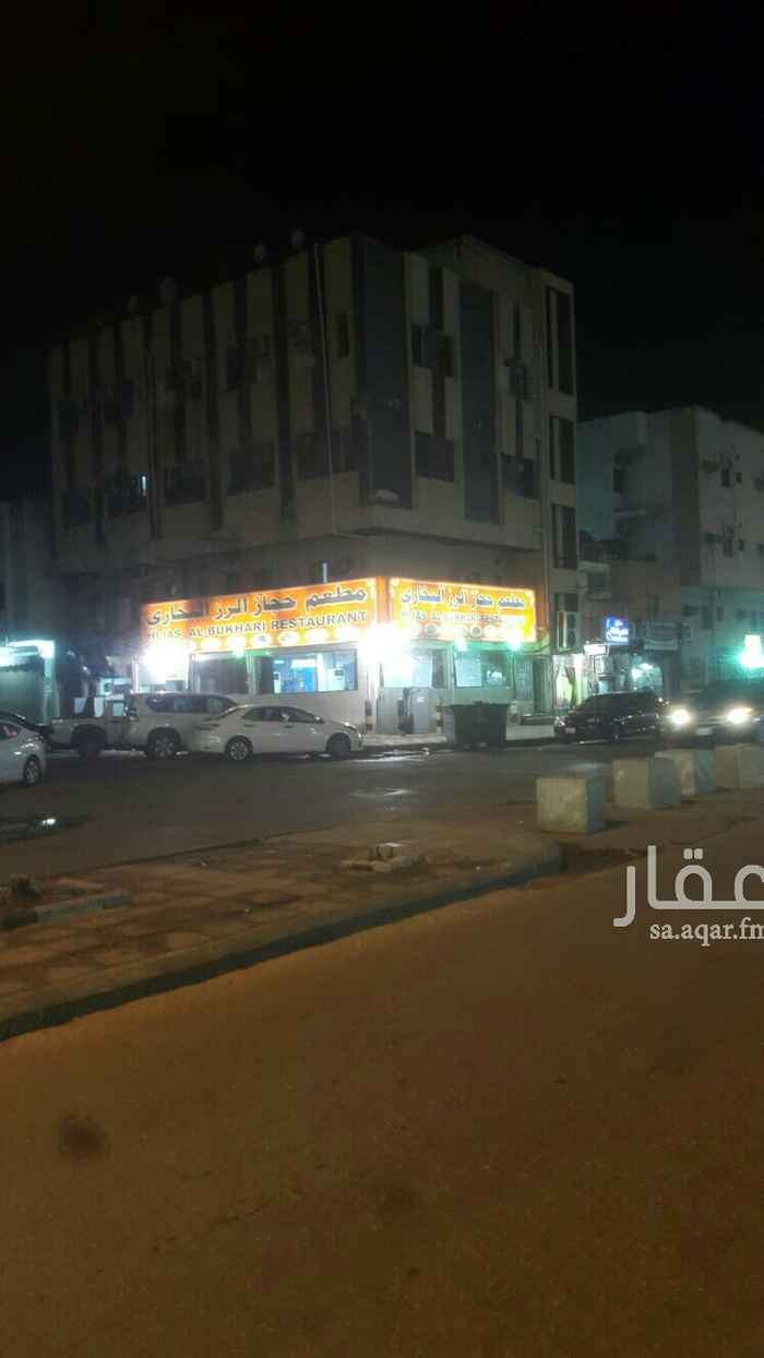 1496249 عماره تجاريه سكنيه في الخبر زاويه شارع 10 التجاري مكونه من 4محلات و18 سويت كل سويت غرفه وصاله مؤجره كلها بي شيك واحد لي سلسله مطاعم الرز البخاري 170 الف ريال في السنه عقد طويل الموقع وسط السوق امتداد شارع مكه العرض مغري نسبه لي الموقع والدخل مجزي العقد الطويل يضمن لك حقك..
للمعاينة والاستفسار الاتصال على
0532083520