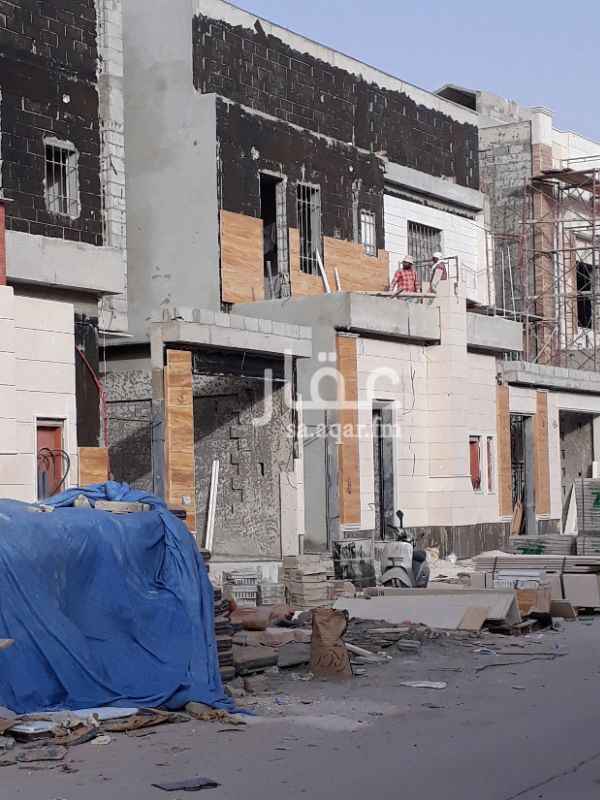 فيلا للبيع فى طريق الإمام عبدالله بن سعود بن عبدالعزيز الفرعي ، حي القادسية ، الرياض صورة 1