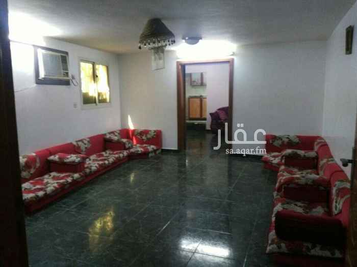 1704689 شقه صغيره عائليه اوشخص واحد عزابي صاله كبيره 6*4 غرفة نوم 4*4 مطبخ صغير ودورة مياه واحده موثثه كامل الايجار 1200 شهري شامل الماء والكهرباء