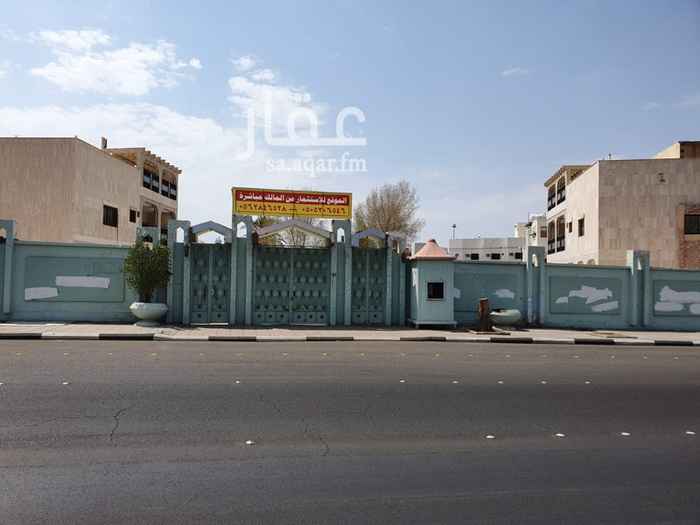 1695376 موقع استثماري مميز بالمدينة المنورة يبعد عن المسجد النبوي الشريف ٣كم تقريبا طريق الامير عبدالمجيد ( الحزام الاخضر سابقا ) امام مدينة الملك عبدالله الطبية على الشارع التجاري ٤٠ م عليها بيانات موقع ٦ ادوار مع ملحق يصلح لإقامة نشاط فندقي ومحلات تجارية.
مساحة الارض ١٨٧٧.٧٩متر مربع على ٣ واجهات ( ٣ شوارع ) واجهة التجاري كبيرة اكثر من ٥٠ م
مقام عليها الان عدد ٢ فيلا مع مسبح مع السور وكامل الخدمات ( سكني ).
يوجد إمكانية لعقد استثماري طويل الأجل حسب نوع وطبيعة المشروع مع فترة سماح.
للاستفسا