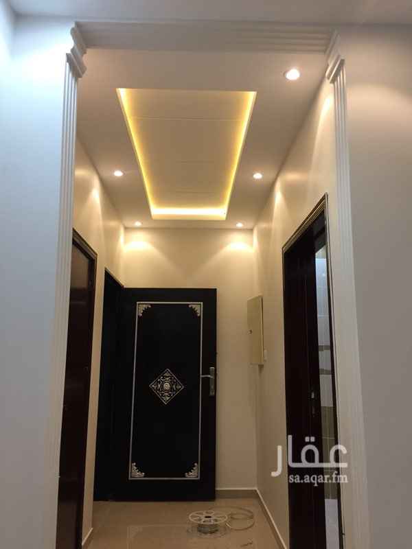 1553942 ٣ غرف نوم
١ صالة
١ مطبخ
٢ دورتين مياة + سطح صغير
العداد كهرباء مستقل
الشقة جديدة
الشارع ٢٠
