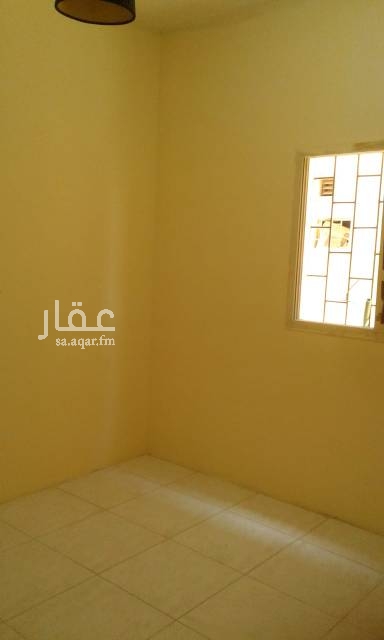1587133 سويت عبارة عن :-
غرفة + بوفيه + حمام
من دون مكيف
شامل ( كهرباء + ماء)
للاستفسار :-
0560570512
920016669