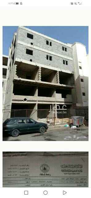 1585292 العقار تحت الانشاء مساحته الإجمالية298,98.
داخل المنطقه المركزيه عباره عن 4 ادوار وملحق