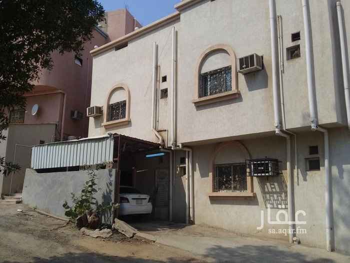 1624486 دور ارضي ٥ غرف + دور اول ٦ غرف + مبيتات { ملحق ) ٢ غرفة. تشطيب لوكس . لها ٢ شوارع. العمارة بمدخلين .