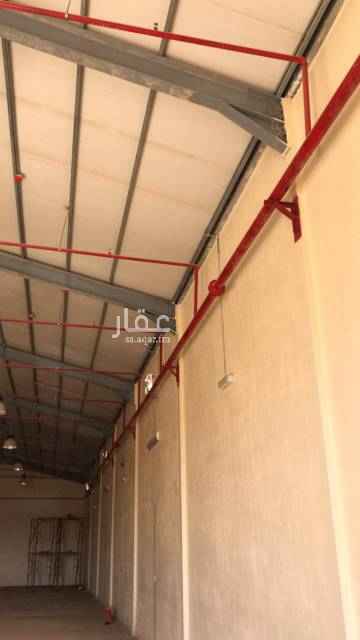 1476760 توجد عدد 12 مستودع بمساحات مختلفة معتمدة من الدفاع المدني مرخصة من البلدية يوجد بداخل كل مستودع مكتب وتوجد دورة مياه .
للتواصل
0556661159