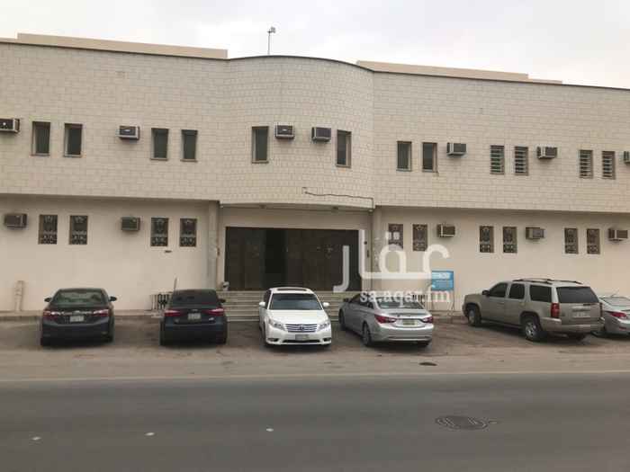 1584207 #عماره سكنيّه في الروضه؛.
عباره عن؛
غرفتين نوم و مجلس و دورتان مياه و مطبخ راكب نظيف مع مستودع
المكيفات راكبه جميعها شبّاك
للتواصل؛.
0532653444
0532653666
0532653111