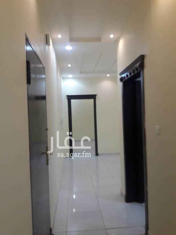 1457965 للايجارشقه ارضيه مجلس ومقلط وصاله غرفتين ومطبخ ٢حمام
مجدده ٣ مداخل مدخلين من باب العماره ومدخل من الشارع الخلفي الموقع خلف بنك الراجحي السعر. ٢٢الف