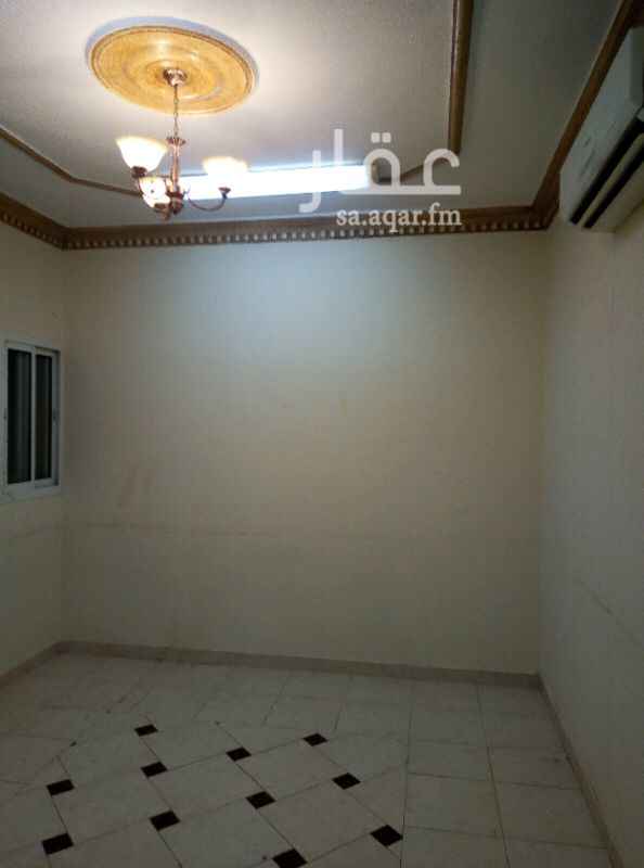 1298210 ثلاث غرف بدون صاله حمام مطبخ راكب مكيفات راكبه في عماره دور ارضي