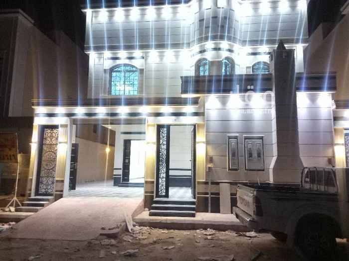 1637984 بسم الله الرحمن الرحيم
فيلا درج صالة شقتين بحي القادسية مساحه 444م عليها 1,400,000 الف ريال تشطيبات ممتازة عليها كافات الضمانات من المالك متخصصون في التمويل العقاري وسداد المديونيات وجميع حلول التمويل العقاري لتواصل معنا علي رقم الجوال اوتساب 0557430835