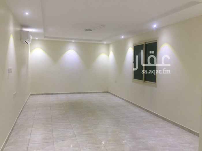 1335524 ===(( للاسف تم التاجير)===
للايجار دور علوي بفيلا بحي العقيق
الدور مجدد بالكامل لا يوجد به اي عيوب
مطبخ ومكيفات راكب
مجلس رجال كبير جدا مع دوره مياه ، مقلط واسع ، صاله عائليه كبيره ، مطبخ ، ٣ غرف نوم مع دورتين مياه غرف كبيره وممتازه .
المميزات
* الدور له مدخلين مدخل للرجال ومدخل للنساء
* تتوفر جميع الخدمات العامه والخاصه
* قريب من حديقه العقيق العامه يوجد بها اللعاب ترفيهيه للاولاد