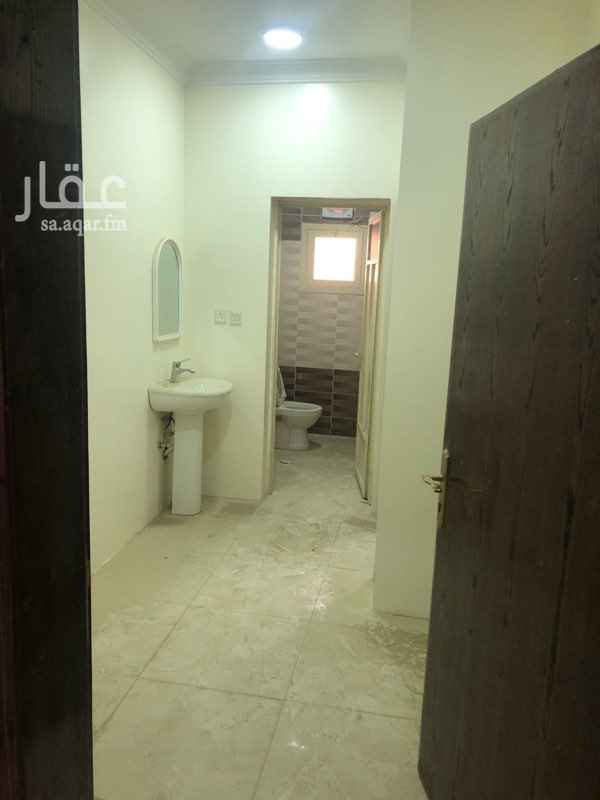 1693241 ملحق جديد للإيجار غرفتين نوم وحده منهم ماستر وصالة ومجلس وسطح صغير مستقل المطبخ غير راكب العمارة جديده والحي هادي وقريب من الخدمات
بدون مصعد درج