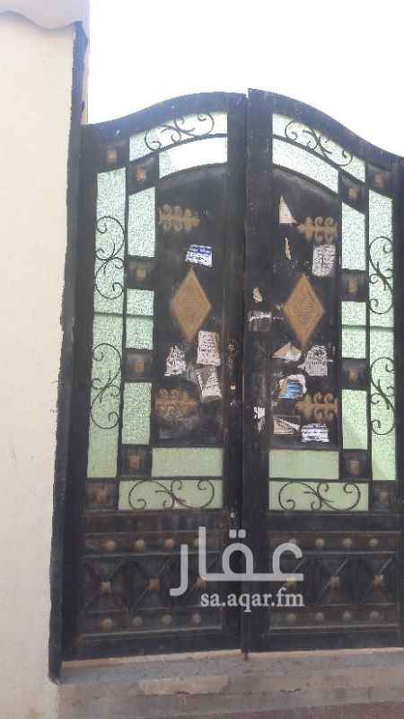 1299889 مجلس ٤×٥
غرفتين٤×٥
حوش و مطبخ و حمام
شاملة الكهربة والماء