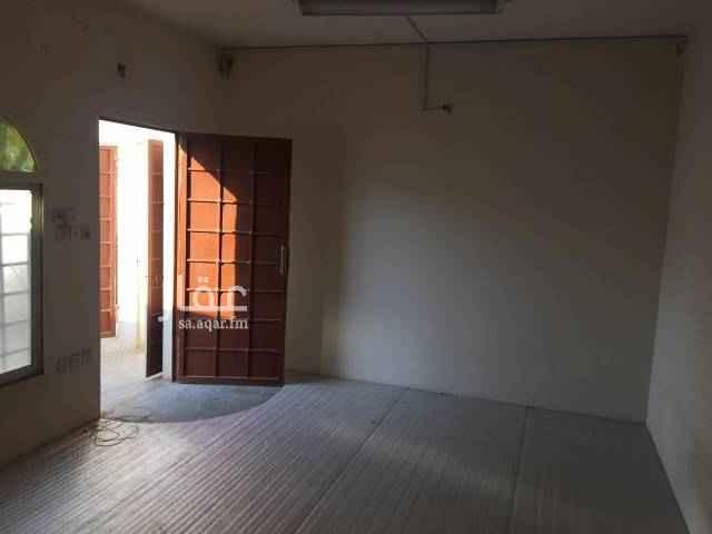1743572 استراحه غرفتين وحوش صغيروحمام ومطبخ الايجارسنه اوسته شهور فقط الكهرباء مشترك والماء مشترك
