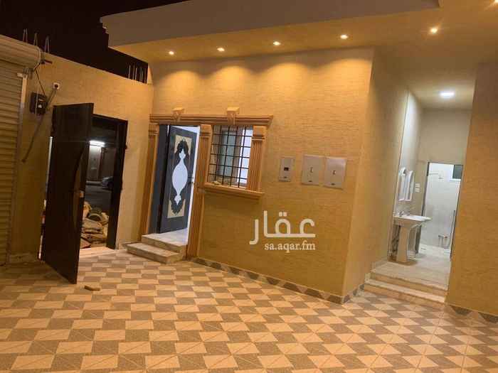 1581464 دور الرضي في السويلمي مستقل مدخلين وبايكه سيارة الكهرباء مشتركة مع شقة ارضيه صغيرة مستقله بالخلف بمدخل خاص للشارع.
مواصفات الدور
ديوانيه رجال + دورة مياه تخدمها
حوش
داخل البيت 3 غرف
صالة نساء
مطبخ
دورة مياه
الشارع 20 وتوجد بقالة تخدم المنازل على بعد 50 متر
السعر 23 الف.
......................