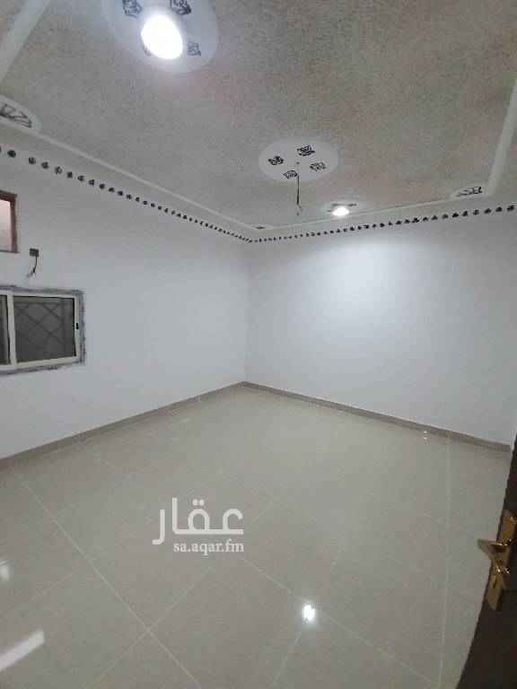 1752148 شقه دور ثالث جديده
حي الاركان
غرفتين وصاله ومطبخ ومجلس مدخلين
الايجار شهري