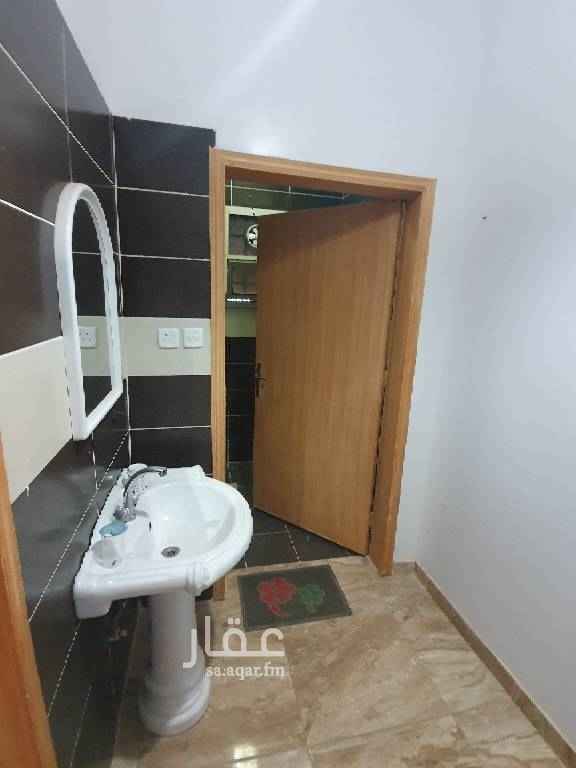 1755279 شقه دور ثاني حي الولوة
غرفتين وصاله ومطبخ ومجلس مدخلين