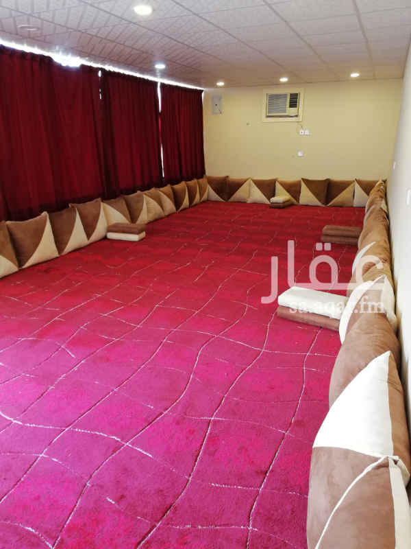 1381786 استراحة غرفتين وصالة صغيرة وحمام ومطبخ والحوش فيه مجلس كبير 4 في 10
وجلسة قدام المجلس
وحمامين في الحوش
الموقع مفرق بني سعد حي السر خلف قصر المعالي
التواصل عن طريق الواتساب لقلة دخولي الموقع 0503602378