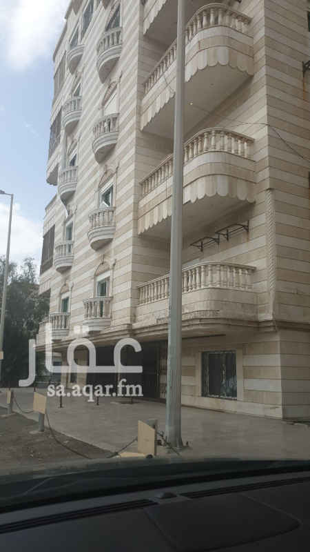 1755829 شقق سكنية للإيجار مقابل للبحر حي الحمراء شارع محي الدين ناظر
الشقة مكونة من ( 5 غرف , صالة , 4 دورات مياة , مطبخ راكب , مواقف خاصة )
العمارة مواجه للبحر و قريبة من كافة الخدمات وقريبة من اسواق بن داوود
للتواصل : 0548997958 / 0568723459