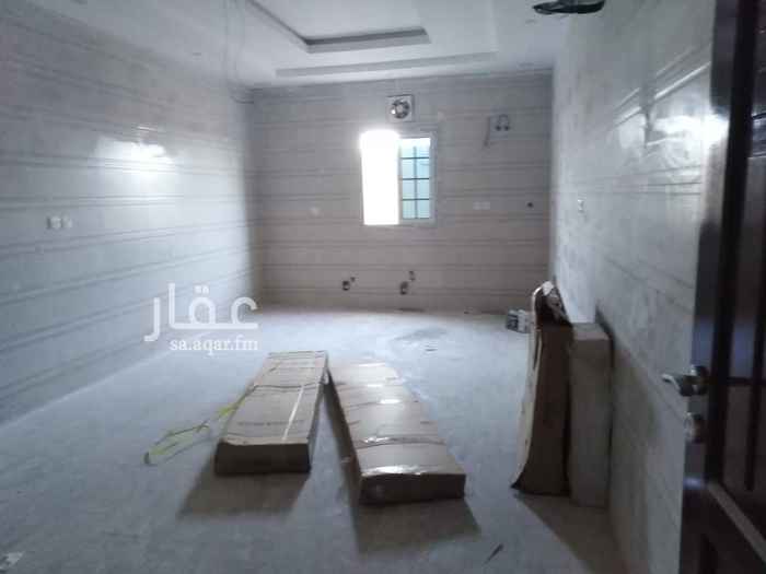 1698604 فله للبيع مساحه 320 نضام مفتوح درج داخلي مجالس استقبال ادور الارضي واحمامين وامطبخ ادور الأول اربع غرف نوم 3 حمامات صاله مطبخ صغير الملحق غرفة خدامه صاله غرفة غسيل حمام السعر مليون 150الف في الحمدانيه الصالحيه ضمانه بناء سباكه كهرباء من وزارة الإسكان لمدة 25سنه