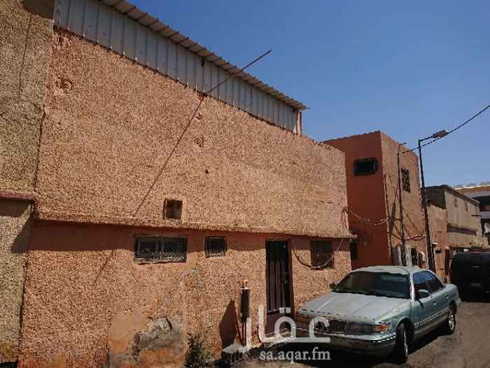 1434768 اربع بيوت شعبيه بصك إلكتروني جميع الخدمات متوفره بما فيها الصرف الصحي بيت واحد منها مؤجر بي 600 باقي البيوت تحتاج ترميم الموقع حي البساتين تنفع ان تكون ارض او ان تقسم الي قطعتين لكل قطعه صك مستقل تنفع استثمار او سكن المساحه ممتازه كل بيت اكثر من أربع غرف الموقع جيد وغير مستعجل على البيع انا المالك