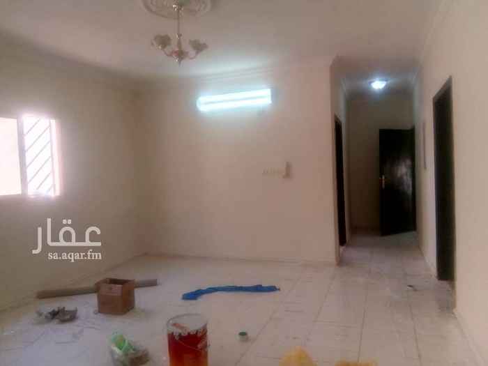 1649393 دور كامل مجلس ودوره مياه ومجلط وصالة عائلية ودوره مياه و٣ غرف نوم ودوره مياه
الدور التاني مباشره
مجدده بويات
ويوجد معها شقه في السطح للايجار
ويمكن ايجار الدور والشقه لعائلة واحدة