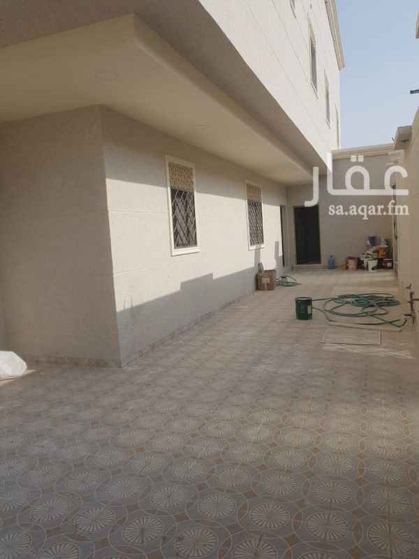1207591 الدور مكون من مجلس مع دوره مياه ومقلط وغرفتين نوم مع دوره مياه وغرفه نوم ماستر (مع دوره المياه)
مجلس حريم مع دوره مياه
مشب خارجي مطبخ مع غرفه ملحق للمطبخ. صاله كراج سياره
الشقق تتكون كل شقه من
مجلس ودوره مياه مستقل
صاله وثلاث غرف ومطبخ ودوره مياه ومستودع التشطيبات على الضمان واجهه العماره كسر رخام
