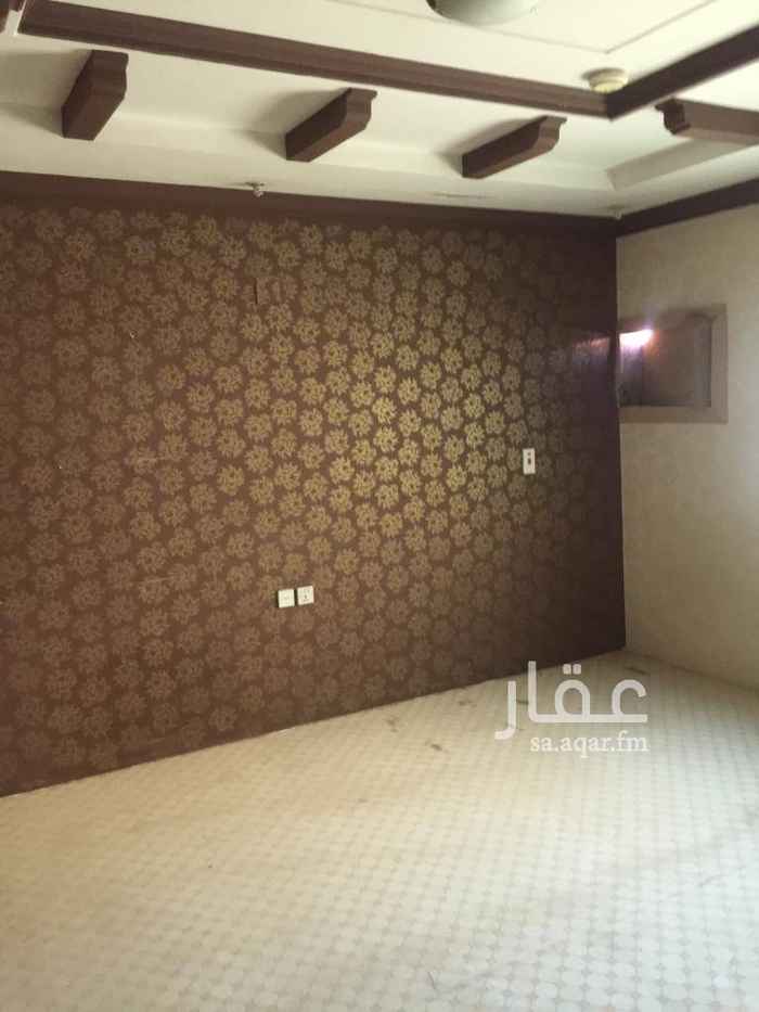 1581220 فله حي الخليج قريبه جدا من طريق الملك عبدالله وسوق الحمراء مول
المساحه ٤٥٠
ثلاث ادوار
الدور الاول مجالس وصالات ومطبخ و٢حمام
حوش ويوجد فيه ملحق وحمام
مدخل للسياره
الدور الثاني
جناح كبير غرفه نوم وحمام وصاله صغيره
يوجد جاكوزي في الحمام
صالتين وحده للعائلة وحده صالة طعام
ثلاث غرف نوم مع حمام
مستودع صغير
الدور الثالث
ثلاث غرف وصاله وحمام ومطبخ صغير
السقف والفواصل بعضها شنكو مكيف صحراوي