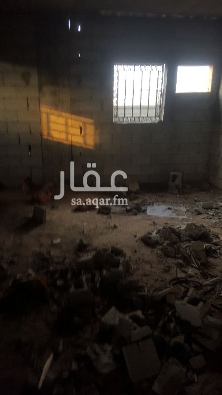 1206157 بيت عضم للسكن وممكن يكون استراحة خزان أرضي وحوش في الواجهة كبير لتركيب مسبح وعداد الكهرباء جاهز
