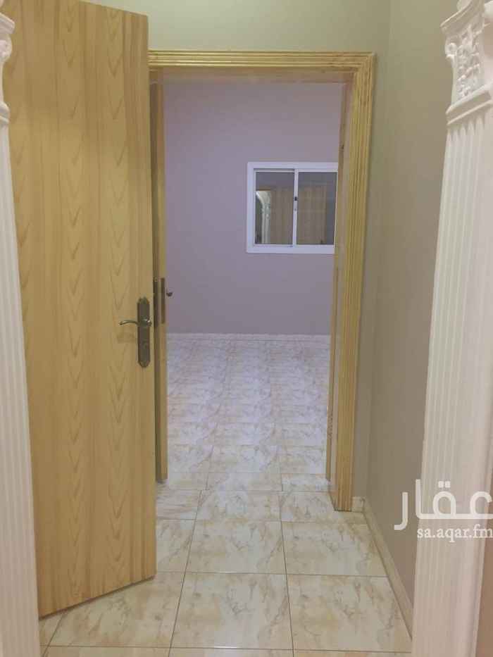 1504692 للايجار شقه دور كامل..... دور اول
تتكون من خمس غرف وصاله ومطبخ و3حمام ومدخلين
عداد مستقل
قريب المسجد جدا
نظيفه جدا
لايوجد إيجار شهري منعا للإحراج ⛔