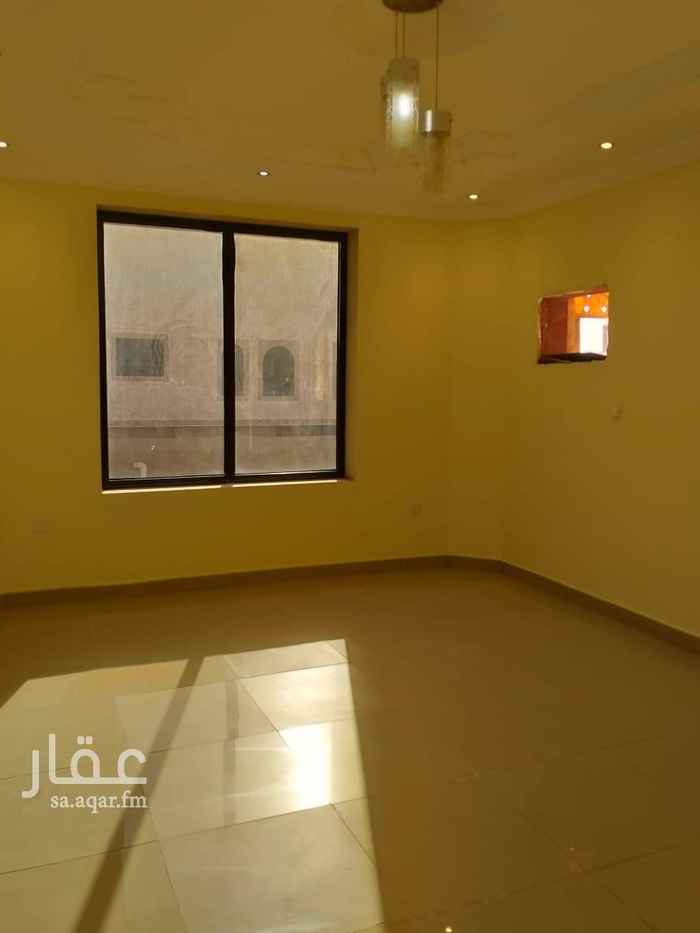 1512491 فيلا للبيع الحمدانيه
فمساحتها حسب الصك ٣٠٨متر
شارعين ١٥ متر كل شارع جنوبي غربي
تتكون من ثلاث غرف وصاله ومطبخ وحمامين دور أرضي
ودور اول ٤غرف و٣حمامات وغرفة غسيل
وملحق غرفه وحمام وسطوح وسيرفز مطبخ ضغير الظاهر
يوجد غرفة شغاله
وغرفة سواق
وتأسيس مصعد
عمرها حول٥سنوات
الفيلا نظيفه جدا جدا
ولا تقبل الا كاش لأنها مرهونه للبنك.
تعتبر جديده وللمشتر النظر