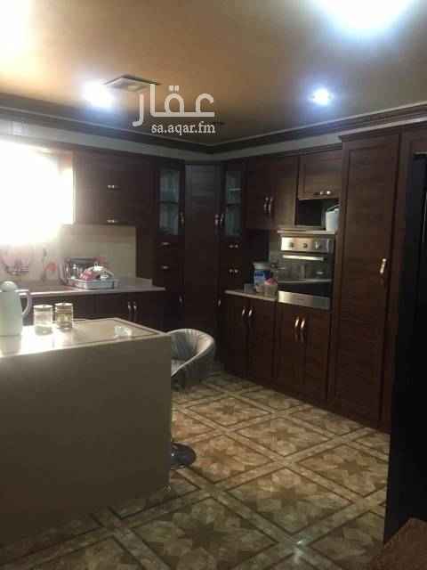 1642475 دور علوي في حي الوادي
مكون من ٣ غرف نوم و٢ صالات مفتوح علي بعض
مجلس رجال ..مكيفات اسبليت راكب
مطبخ فخم راكب
يوجد غرفه سايق
مدخل مشترك