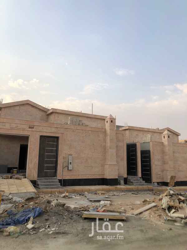 1703078 بسم الله الرحمن الرحيم
ادوار للبيع جديده واجهه حجر مساحه 375 اتجاه جنوب موقع مميز وقريب من مسجد والخدمات .
920 الف