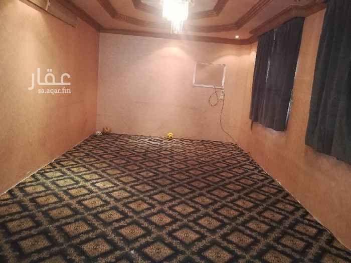 1584791 دور ارضي كبييير
حي الخليج الدور 6 غرف وصاله
ملحقين نساء ورجال
البيت شارعين وعند المسجد