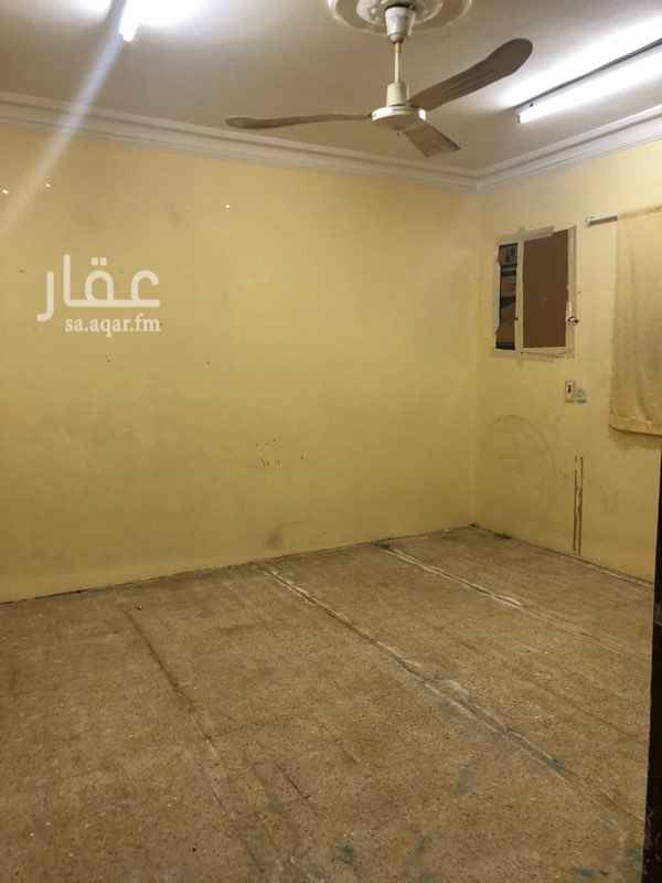 1298272 شقة في شارع منفوحة العام قريبة من السوق المبلغ شامل المكتب موقع الشقة قريب من جميع الخدمات