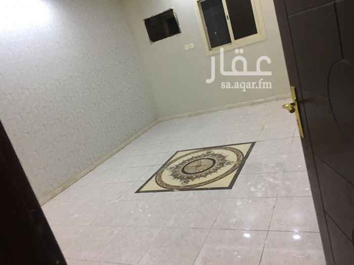 1639524 4 غرف + صالة ومطبخ أمريكي + 2 دورة مياة
الدور الثاني روف(ملحق)
الشقة مجددة بالكامل
الايجار: 15000 ريال على دفعتين
للجاد التواصل معنا