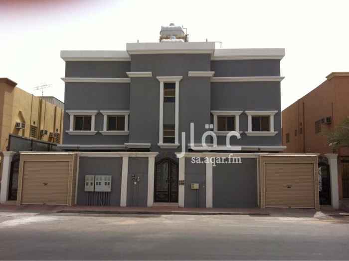 1750807 شقة مدخلين بالدور الاول فوق الارضي مكونة من ثلاث غرف وصالة ودورتين ميله ومطبخ راكب
ومكيف سبليت واخد فقط بالصالة