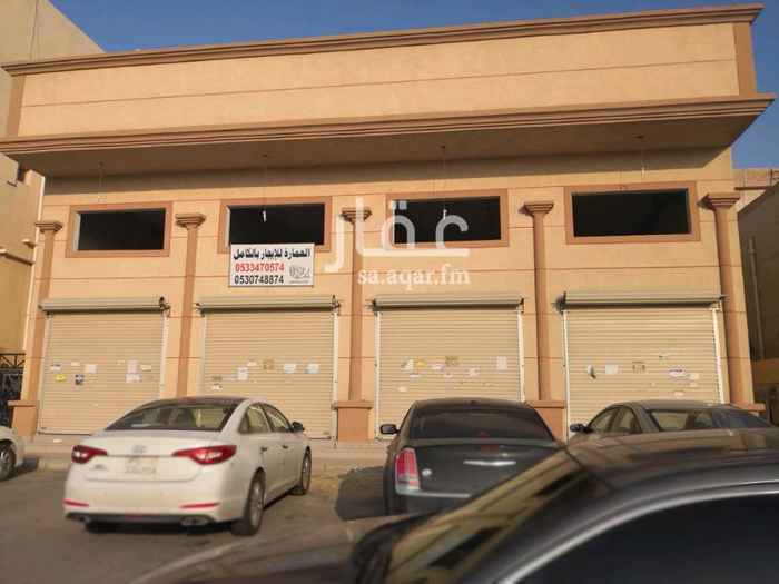 1252005 عماره للايجار بالكامل مكونه من 4 محلات مساحه المحل تقريبا 36 متر ارتفاع 9
والشقق تتكون من 3 غرف وصاله