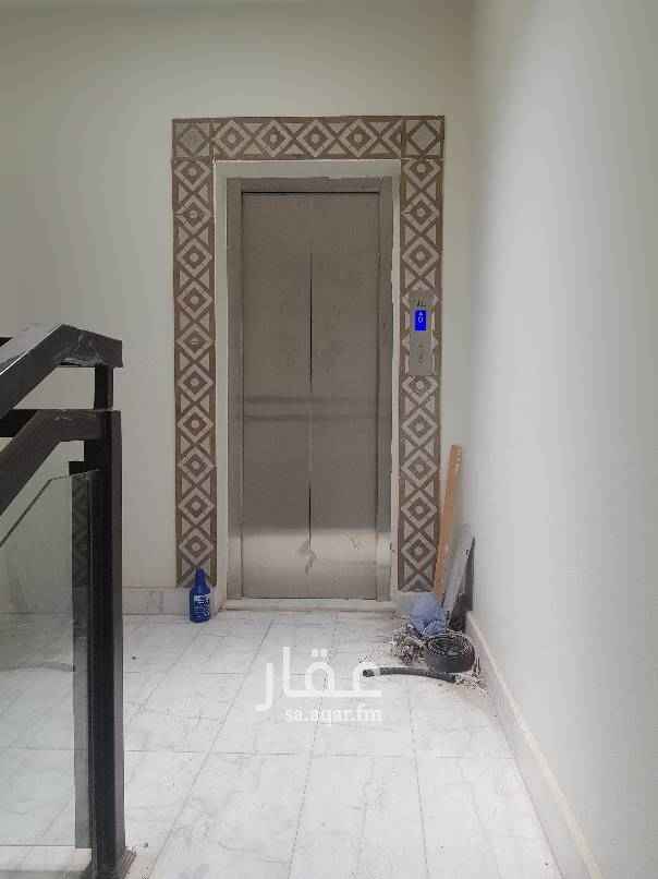1589522 شقه جديده دور أول للايجار بفيلا بحي النرجس:
الشقه مكونه من:
مجلس وصاله وثلاث غرف نوم +٣دورات مياه +مطبخ ومكييفات جاري تركيبهم +مصعد راكب
قيمه الايجار: ٣٥الف دفعتين
الموقع صحيح والحارس موجود دايما بالموقع
العساف للعقارات 05333597897