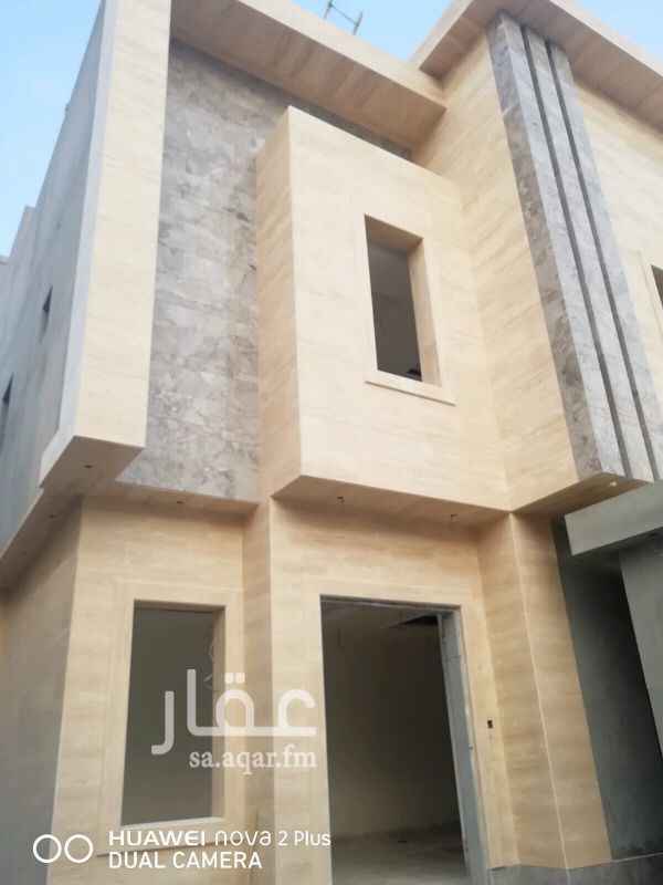1746685 للبيع فيلا درج صالة
حي حطين النموذجي
خلف الجامعة العربية المفتوحة
المساحة ٤٠٥م
شارع ١٥ غربي
المواصفات
تكيف مركزي مؤسس مصعد
الدور الأرضي مدخل سياره و غرفة سواق ملحق خارجي مجلس رجال وصالة طعام صالة عائلية كبيرة مجلس نساء مطبخ امريكي مطبخ تحضير
الدور الاول 5 اجنحة نوم وصالة
السطح غرفة خادمه وغسيل وصالة العاب كبير
السوم ٢مليون ٥٠٠