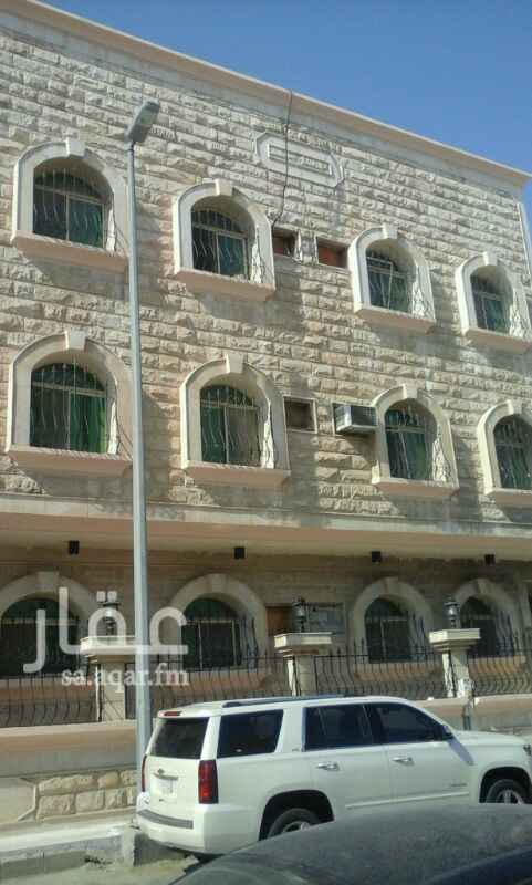 1300656 عماره مكونه من 13 شقه كل شقه
غرفتين وصاله ومطبخ وحمامين
13 عداد كهرباء
العماره نظيفه جدا وموقعها بالقرب من طريق الملك عبدالعزيز