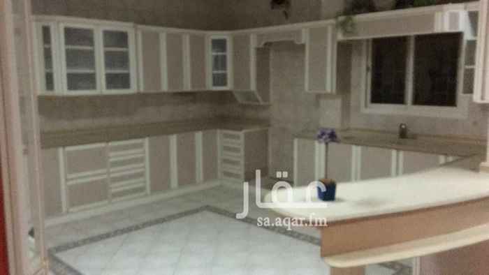 1635780 للاجار بييت دورين ونص بحي الشماليه شارع18
تفتح ع حي الشاطي
الدور الارضي مجلس ومقلط ومشب خارجي
صاله ومجلس نساء وغرفه نوم ومطبخين
الدور الاول يتكون من اربع غرفه نوم وصاله واربع دورات مياه
ومطبخ تحضيري وجناح كامل
الملحق غرفتين ومجلس
البيت التكييف ومطابق راكبه
0533667675