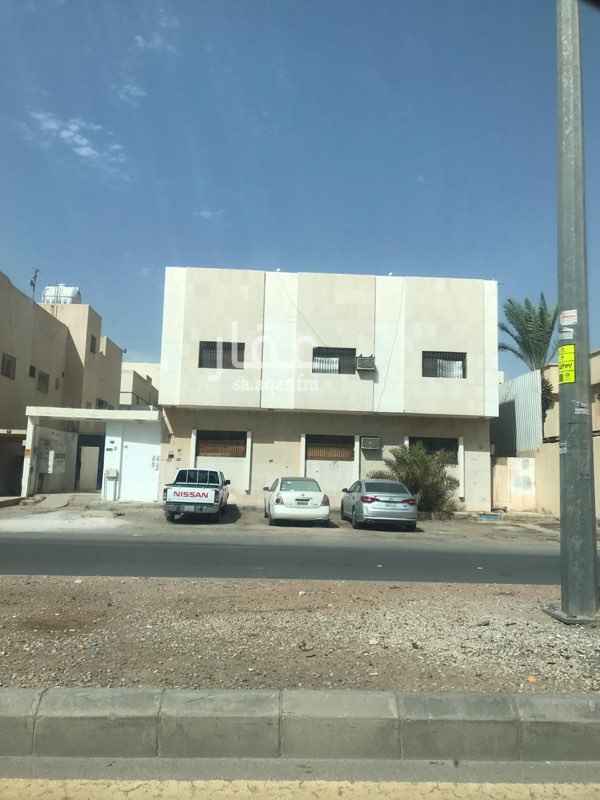 1642965 عماره مكونة من ٤ شقق
ويوجد حوش داخلي للعماره
على السوم
للمفاهمه /0590017720