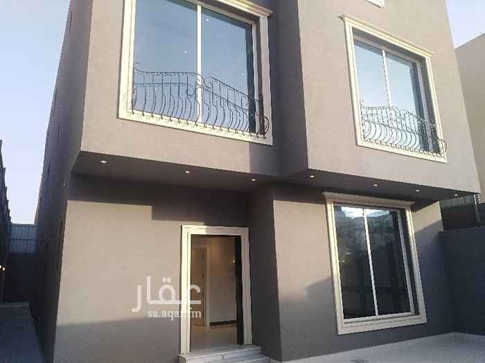 1579220 فله للبيع درج بالصاله مع شقه بحي الياسمين جديده
تحت مجلس رجال ومقلط وصاله ومجلس نساء
الدور الأول :
٤ غرف نوم وصاله منها جناح رئيسي كبير.
السطح :
غرفه خادمه وغسيل.
الشقه :
مدخل مستقل 3 غرف نوم وصاله.