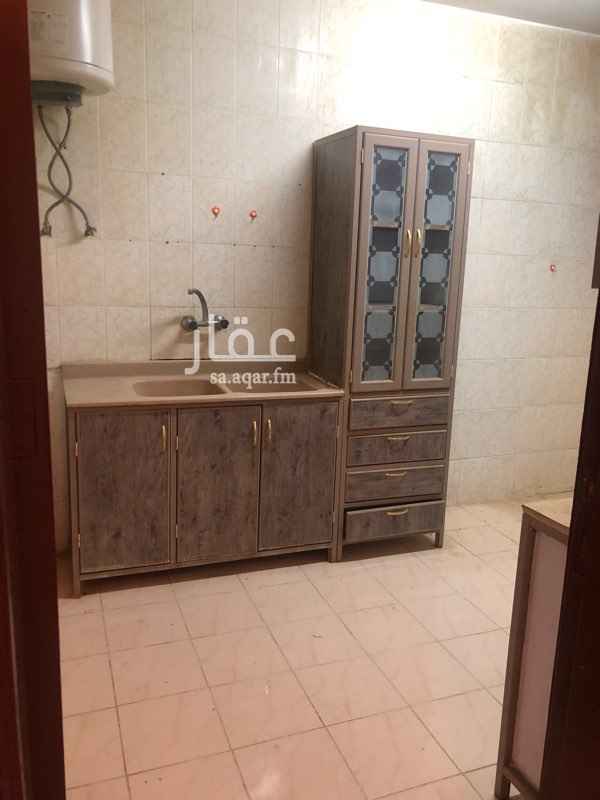 1682969 شقه غرفتين وحمامين وصاله الدور السادس ويوجد موقف سياره