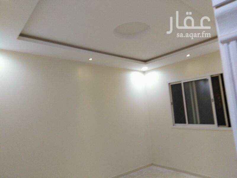 1291619 شقتان في فيلا واحده للايجارالشهري في حي نمار علا نجم الدين الايوبي طريق مكه مخرج 26 ( الغروب ) مجلس و2 غرف نوم وصاله ومطبخ و2حمامات ومدخلين رجال وحريم للاستفسار الاتصال علا الرقم 0533741857