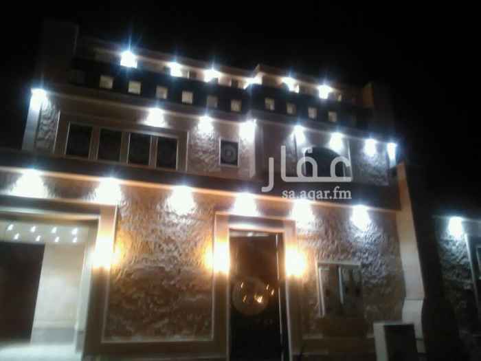 1301022 دور ارضي ايجار جديد لم يستخدم من قبل حوش ومشب ومدخل سياره ومجلس ومقلط وومجلس حريم واربع غرف نوم ٤ وواربعه حمامات